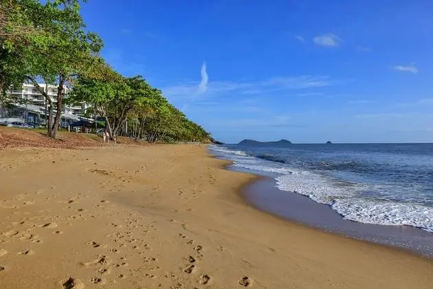 Beach bliss-Queen bed, BBQ,Pool,Netflix,