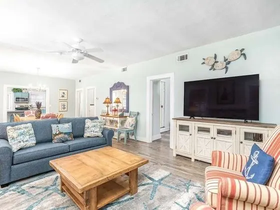 Ev, Birden Çok Yatak, Havuz Kullanımı, Havuz Manzaralı