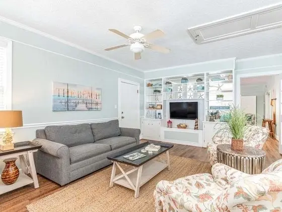 Ev, Birden Çok Yatak, Havuz Kullanımı, Havuz Manzaralı