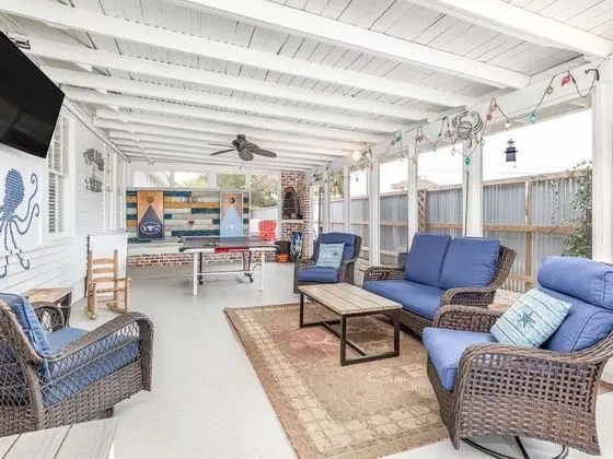 Ev, Birden Çok Yatak, Havuz Kullanımı, Havuz Manzaralı