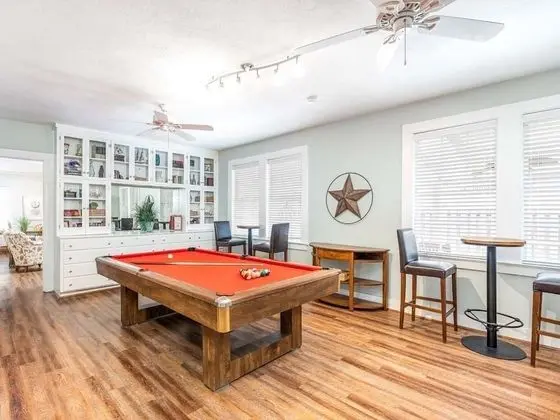 Ev, Birden Çok Yatak, Havuz Kullanımı, Havuz Manzaralı