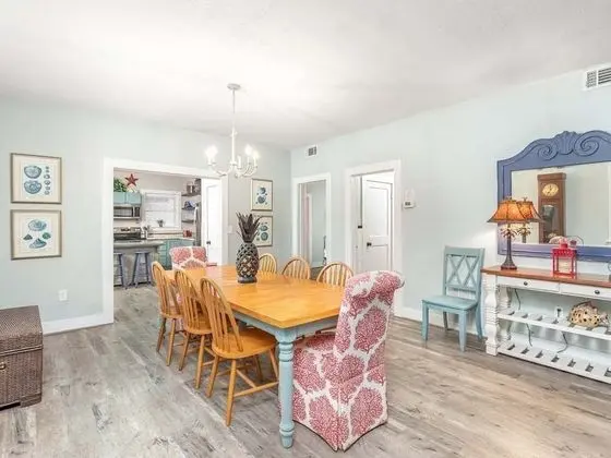 Ev, Birden Çok Yatak, Havuz Kullanımı, Havuz Manzaralı