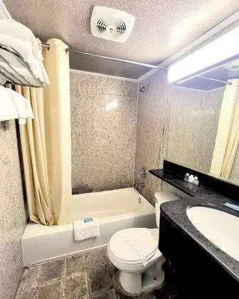 Standard Oda, 2 Büyük (Queen) Boy Yatak, Havuz Manzaralı (4 People)