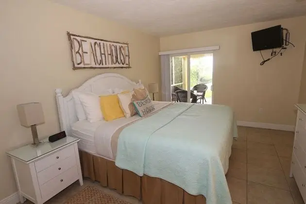 Condo, 2 Bedroom, Beachside