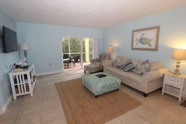 Condo, 2 Bedroom, Beachside