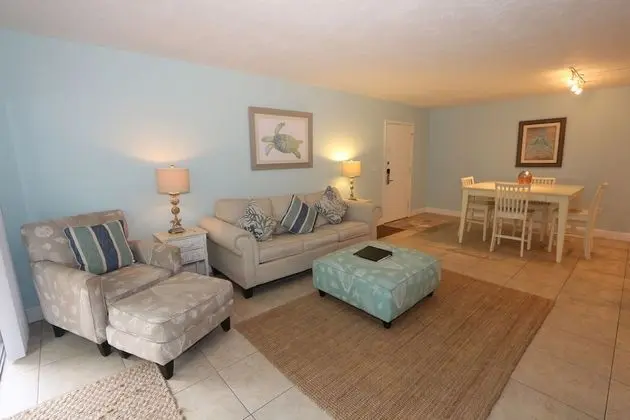 Condo, 2 Bedroom, Beachside