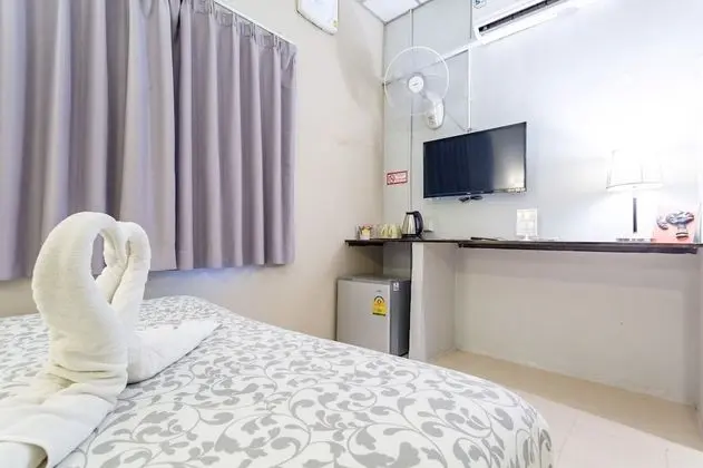 Standard Dört Kişilik Oda, 2 Çift Kişilik Yatak, Özel Banyo, Avlu