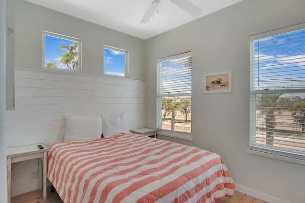 Ev, Birden Çok Yatak, Veranda (Beach Club 1)