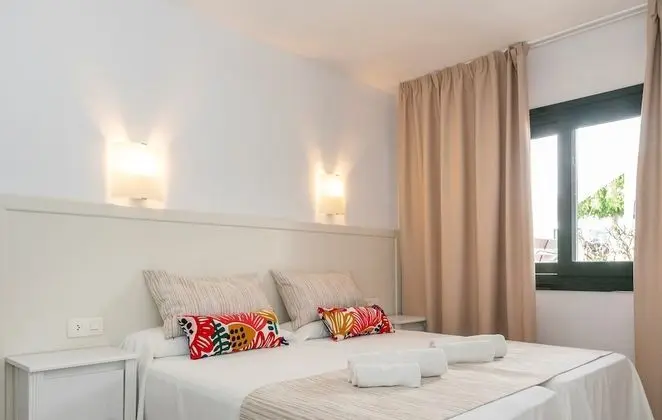 Apart Daire, 1 Yatak Odası, Balkon, Havuz Manzaralı (3 adults + 1 child)