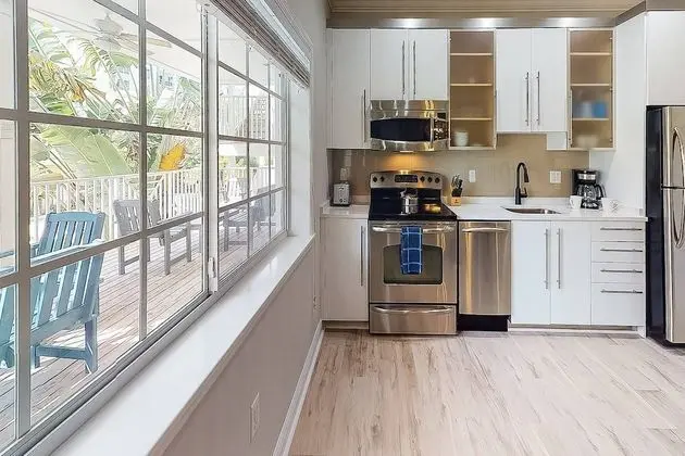 Daire (Beach Club Modern Condo C Building)