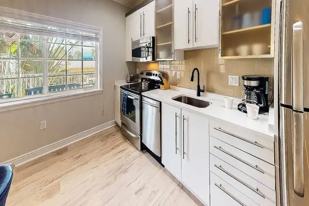 Daire (Beach Club Modern Condo C Building)