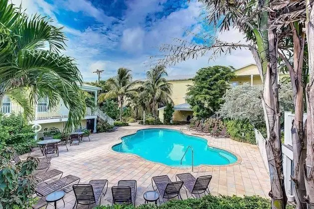 Daire (Beach Club Modern Condo C Building)