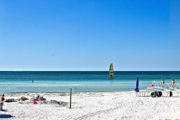 Daire (Beach Club Modern Condo C Building)