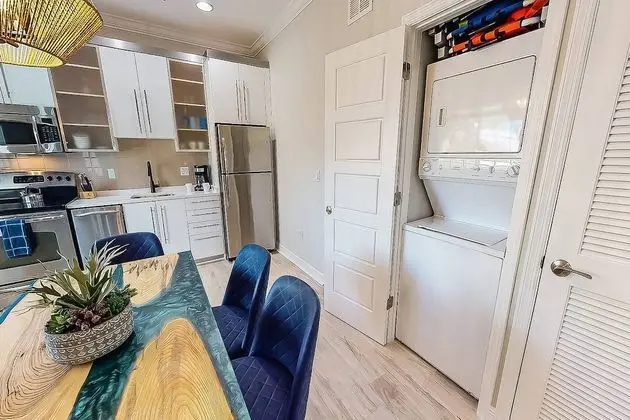 Daire (Beach Club Modern Condo C Building)