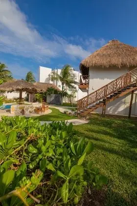 Palapa Family Suite Pool view