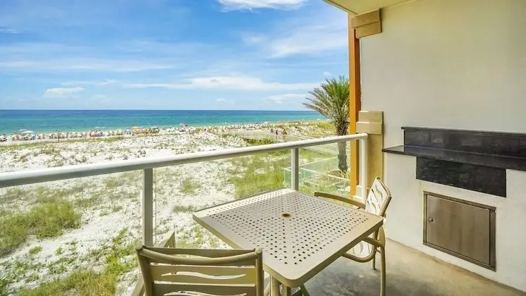 Daire, 1 Yatak Odası, Plaj Manzaralı, Denize Sıfır (Beach Chairs Included)