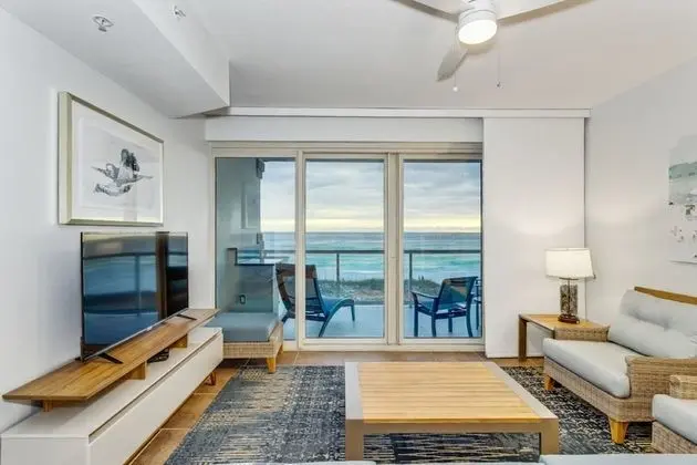 Daire, 2 Yatak Odası, Plaj Manzaralı, Denize Sıfır (Beach Chairs Included)
