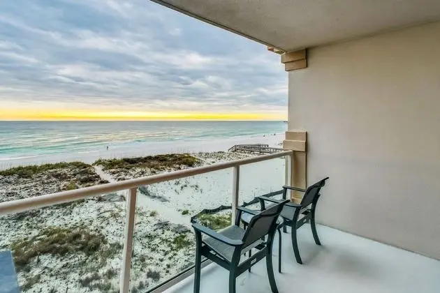 Daire, 2 Yatak Odası, Plaj Manzaralı, Denize Sıfır (Beach Chairs Included)