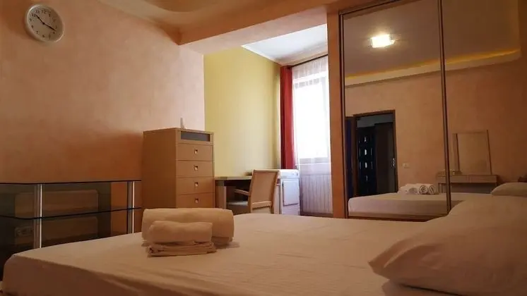 Studio Apartment with Lake View