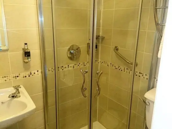 Süit, Banyolu/Duşlu