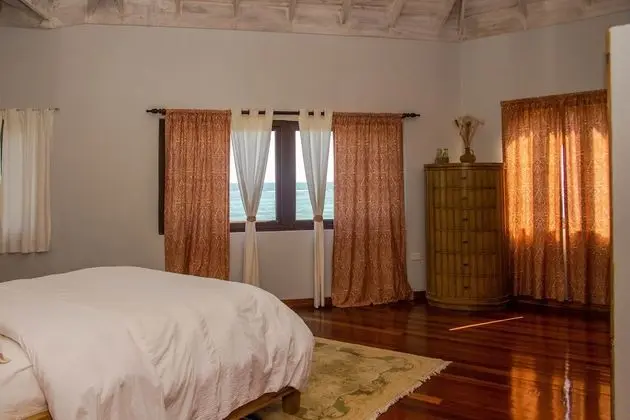 Premium Süit, 2 Yatak Odası, Sigara İçilmez, Plaj Manzaralı (BeachFront White Sand Villa 2BD 2BTH)