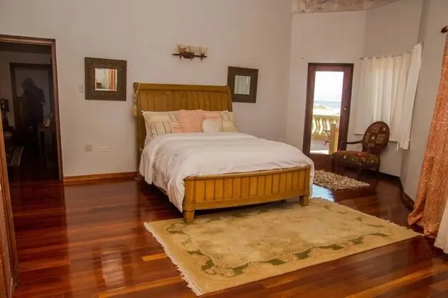 Premium Süit, 3 Yatak Odası, Sigara İçilmez (BeachFront White Sand Villa 3BD 3BTH)