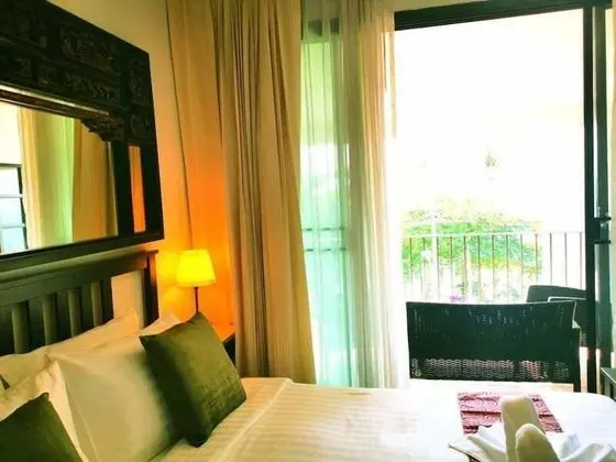 Deluxe Suite With Sea View Balcony