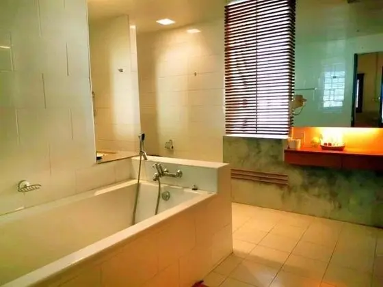 Deluxe Suite With Sea View Balcony