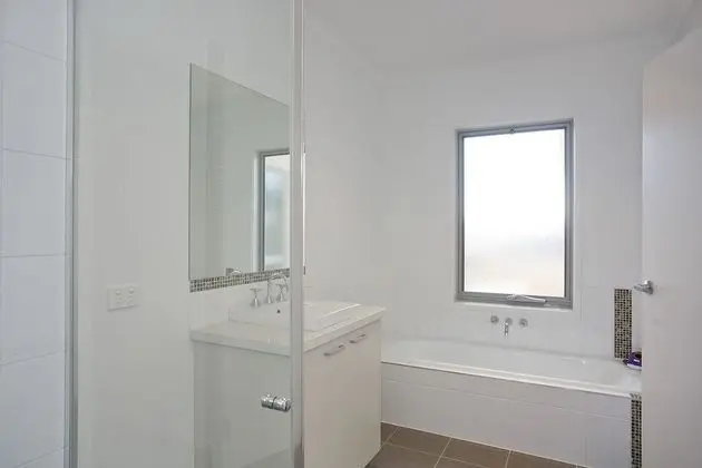 Standard Ev (13 Wentworth)
