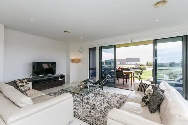 Standart Sıra Ev (40 Coast Drive )
