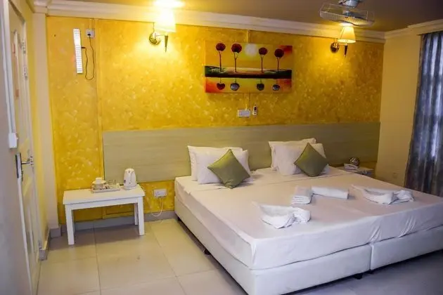Deluxe Queen Room