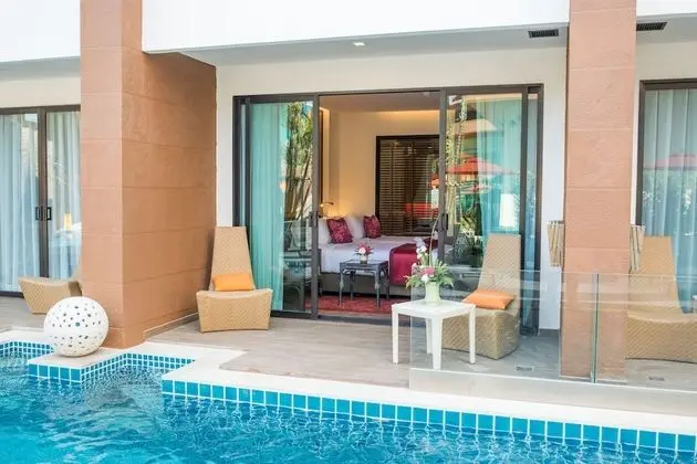 Deluxe Pool Access