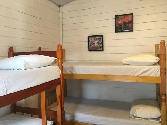 Ortak Ranzalı Oda, Karma Ranzalı Oda, Ortak Banyo (6 camas)