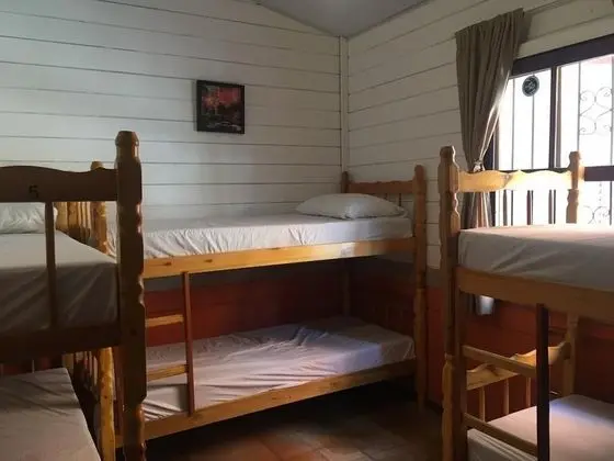 Ortak Ranzalı Oda, Karma Ranzalı Oda, Ortak Banyo (6 camas)