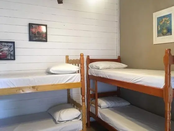 Ortak Ranzalı Oda, Karma Ranzalı Oda, Ortak Banyo (6 camas)