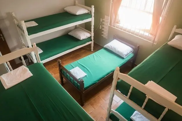 Ortak Ranzalı Oda, Karma Ranzalı Oda, Ortak Banyo (6 camas)