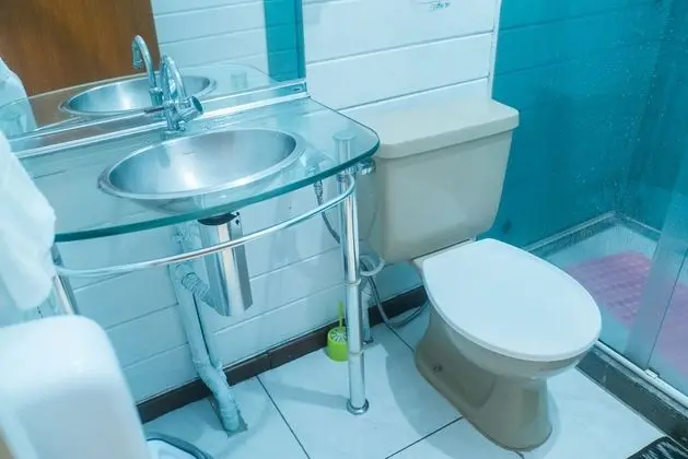 Ortak Ranzalı Oda, Karma Ranzalı Oda, Özel Banyo (12 camas)