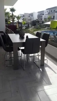 Apart Daire, Sigara İçilebilir, Havuz Manzaralı
