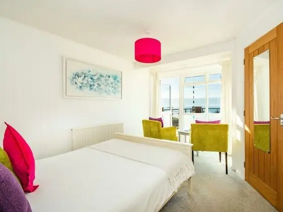 Tek Büyük Yataklı Oda, Banyolu/Duşlu (with beach facing balcony)