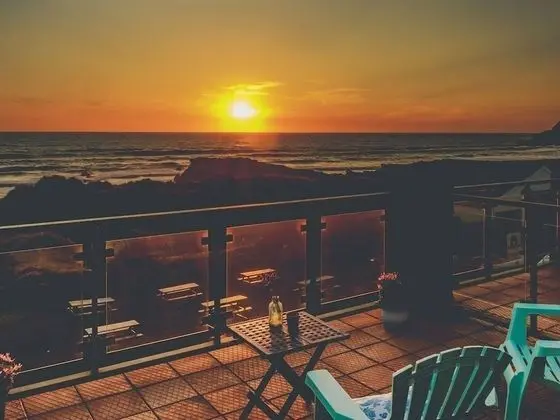 Tek Büyük Yataklı Oda, Banyolu/Duşlu (with beach facing balcony)
