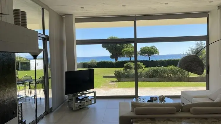 Signature Villa, Denize Sıfır