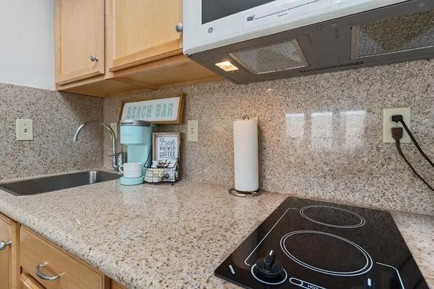 Stüdyo (Partial View)