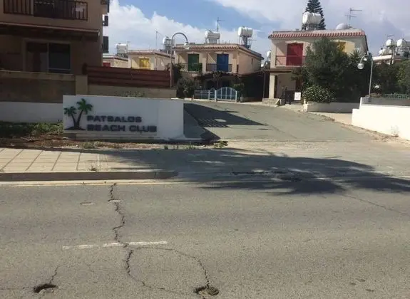 Ev