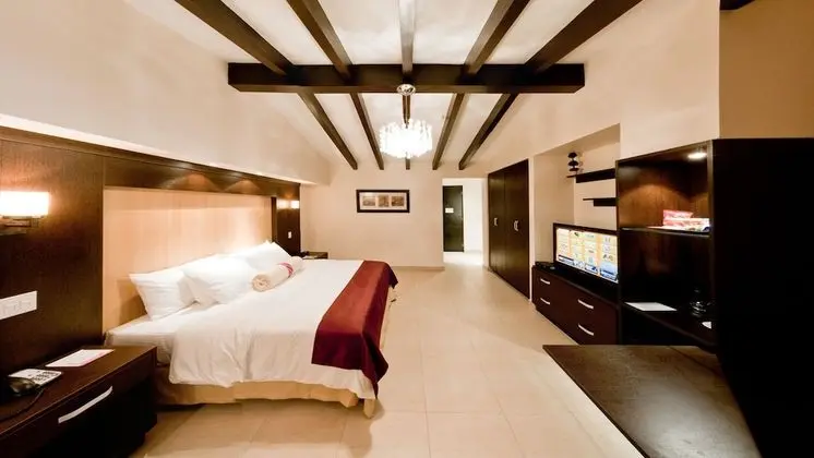 Junior Süit, 1 En Büyük (King) Boy Yatak, Koy Manzaralı