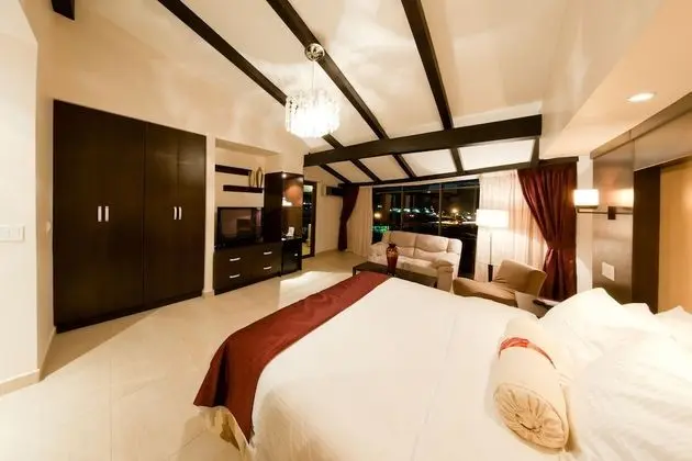 Junior Süit, 1 En Büyük (King) Boy Yatak, Koy Manzaralı