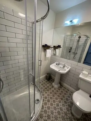 Premium Tek Büyük Yataklı Oda