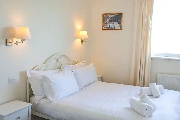 Premium Tek Büyük Yataklı Oda