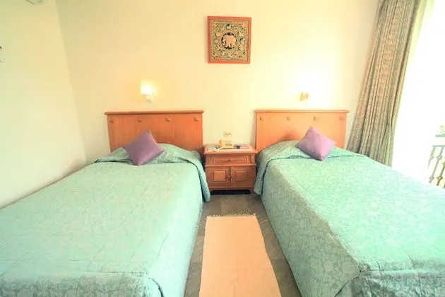 1 Çift Kişilik Veya 2 Tek Kişilik Yatak Deluxe