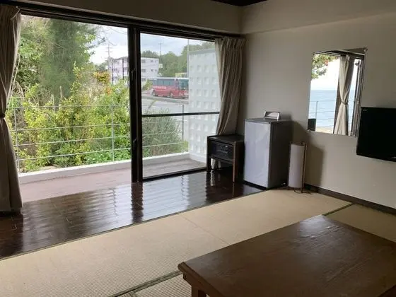Dört Kişilik Oda, Sigara İçilmez