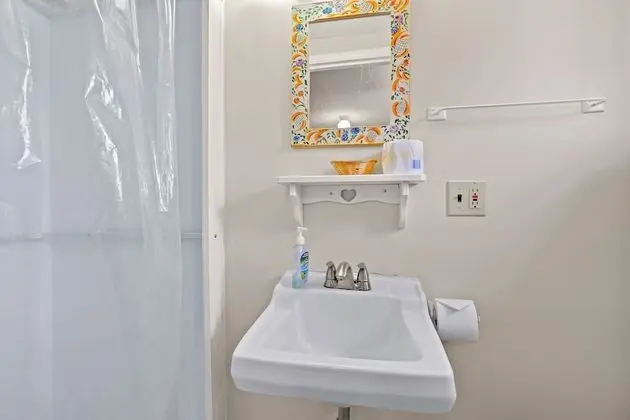 Tek Büyük Yataklı Oda, 2 Çift Kişilik Yatak